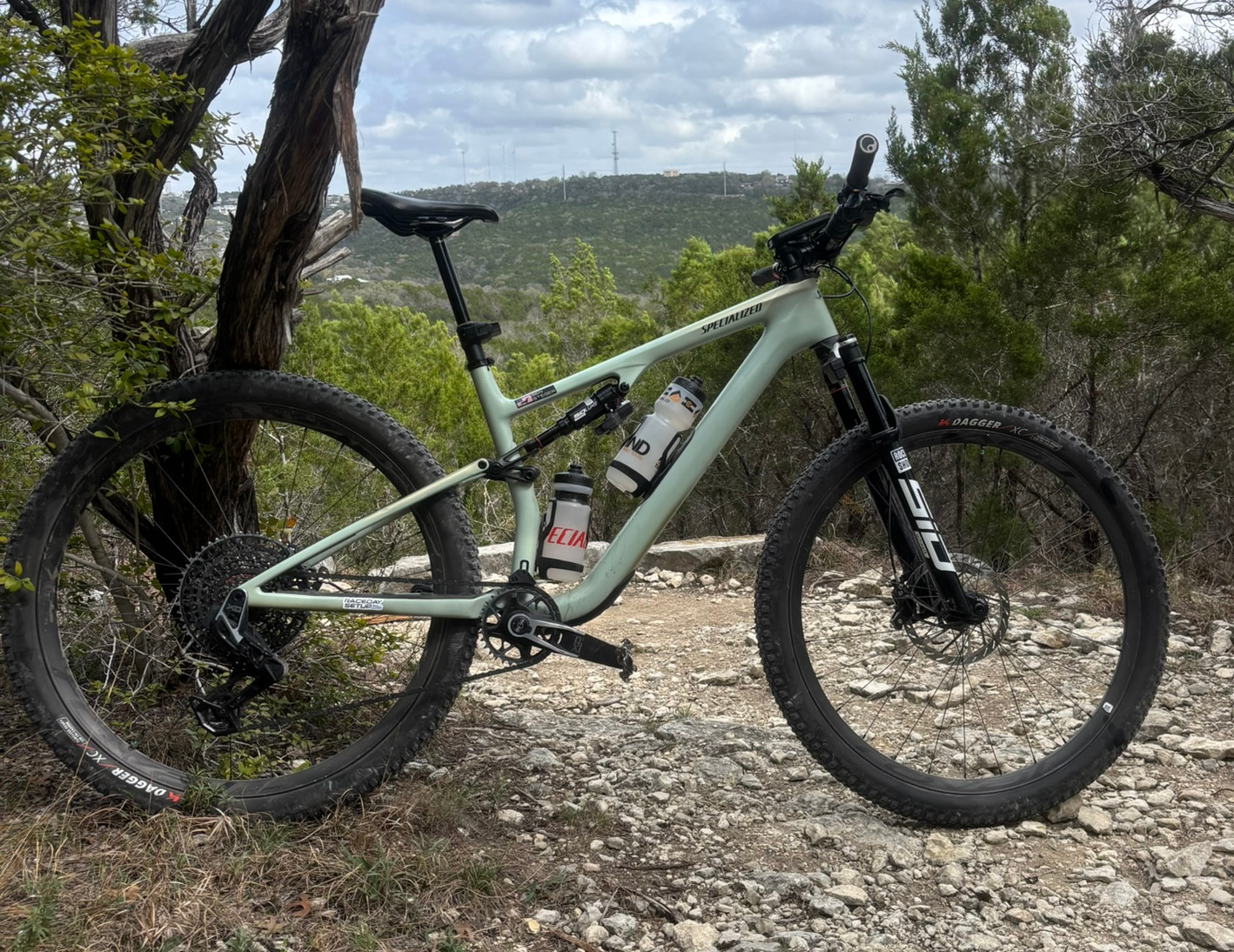 Kenda Dagger on Specialized Epic 8 at Barton Creek Greenbelt overlook