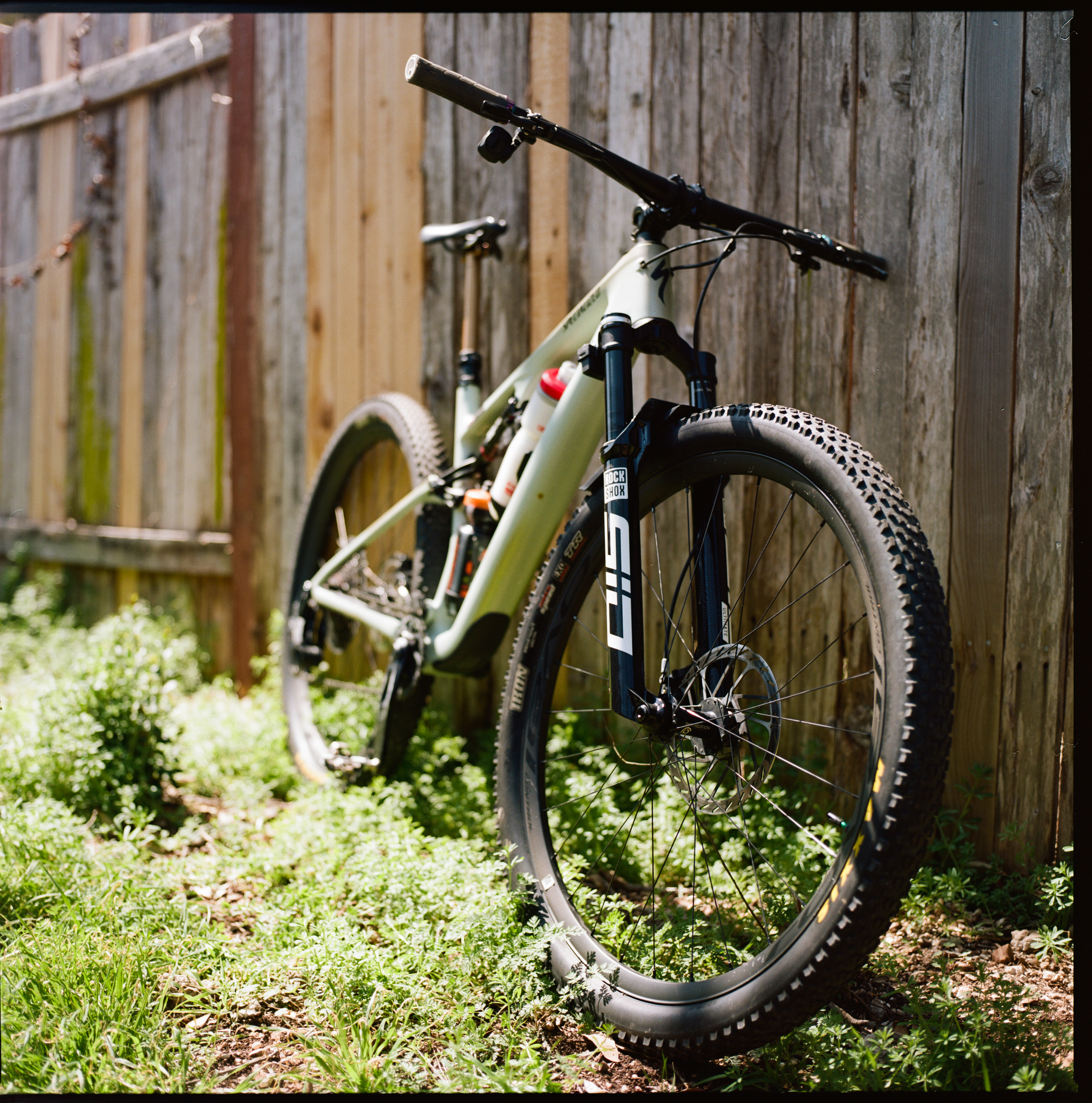 Specialized Epic 8 EVO Pro – Flight Attendant vs. Stock