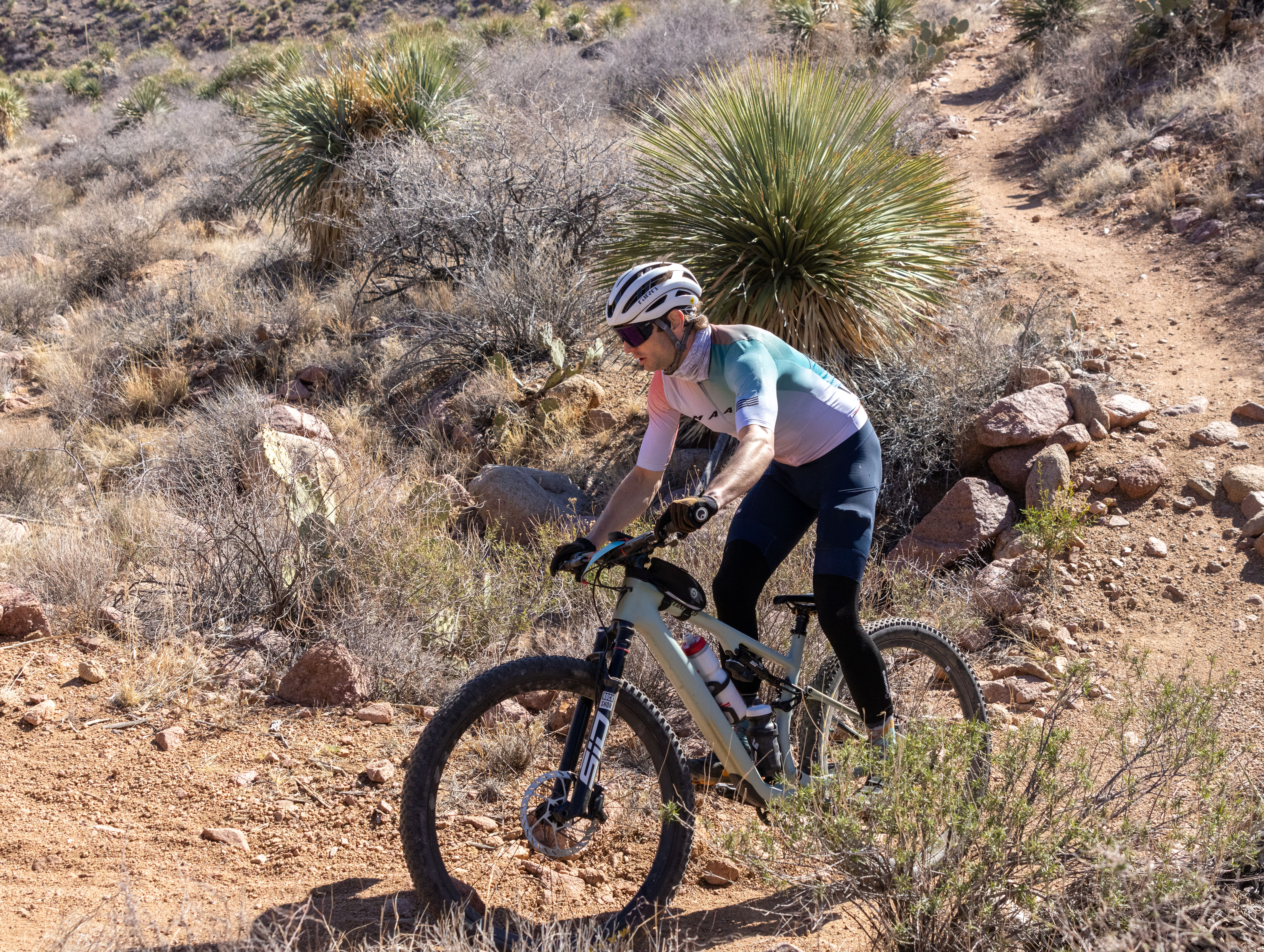 Riding desert singletrack in the Franklin Mountains at the El Paso Puzzler.
