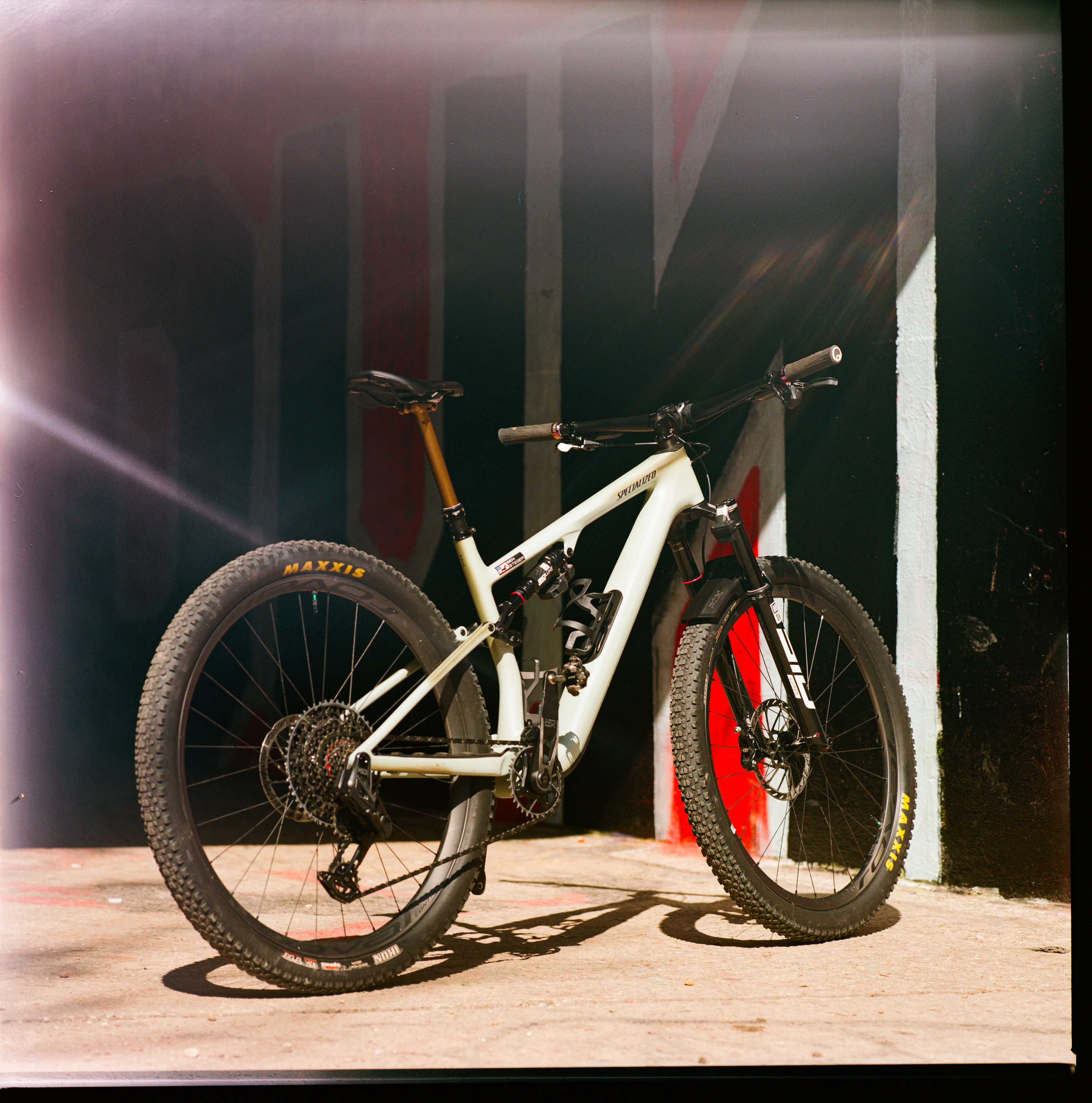 Epic 8 w. RockShox Flight Attendant.