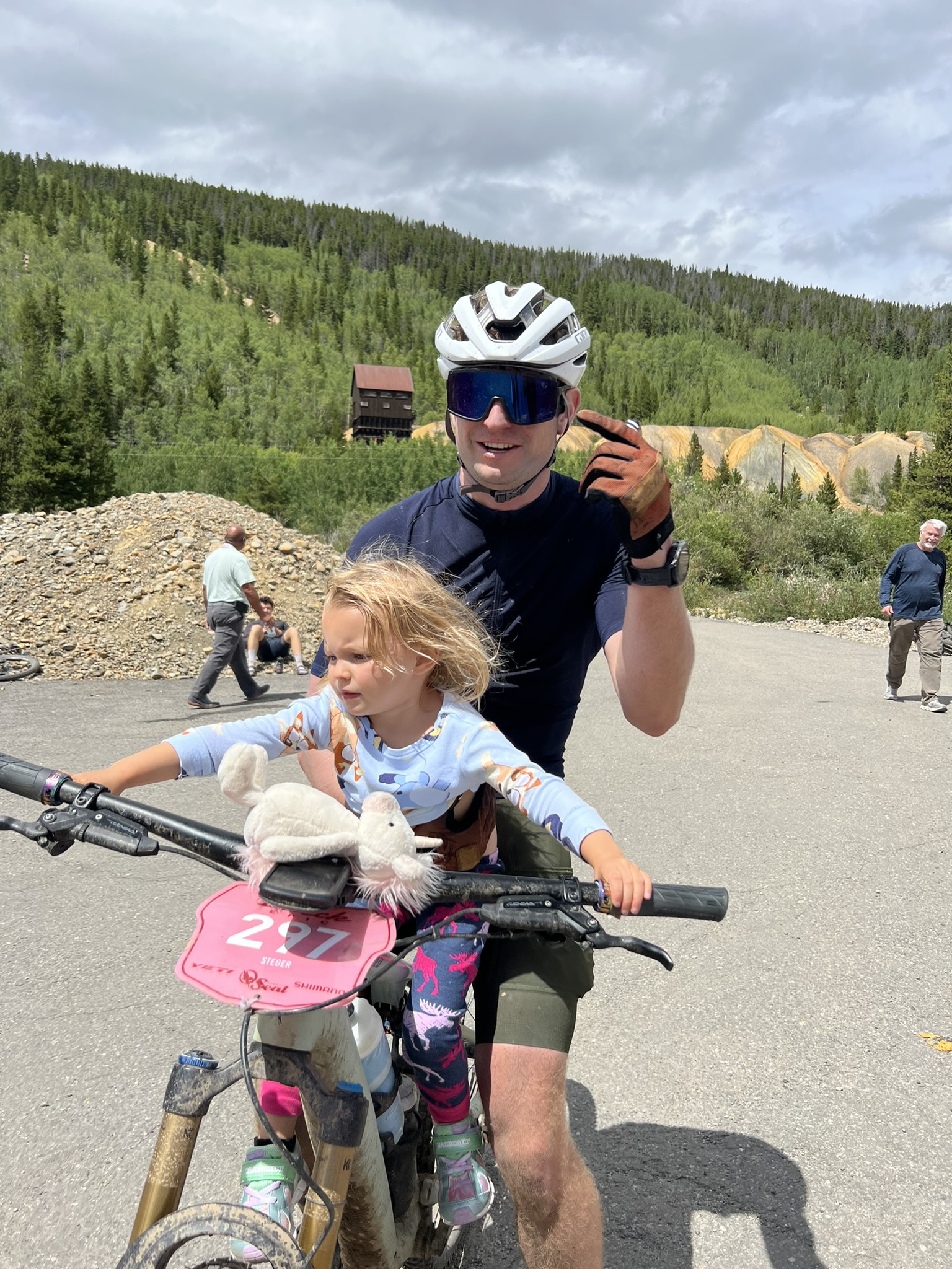 Garmin 1040 on out-front mount with stuffed unicorn