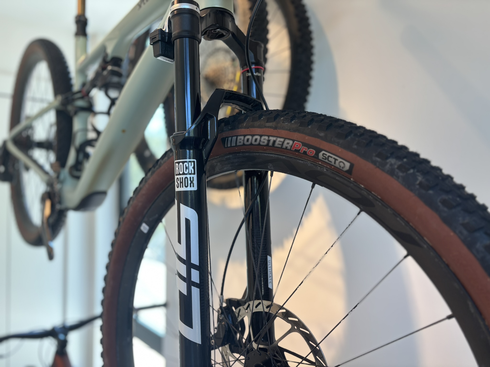 Kenda Booster Pro mounted on front wheel