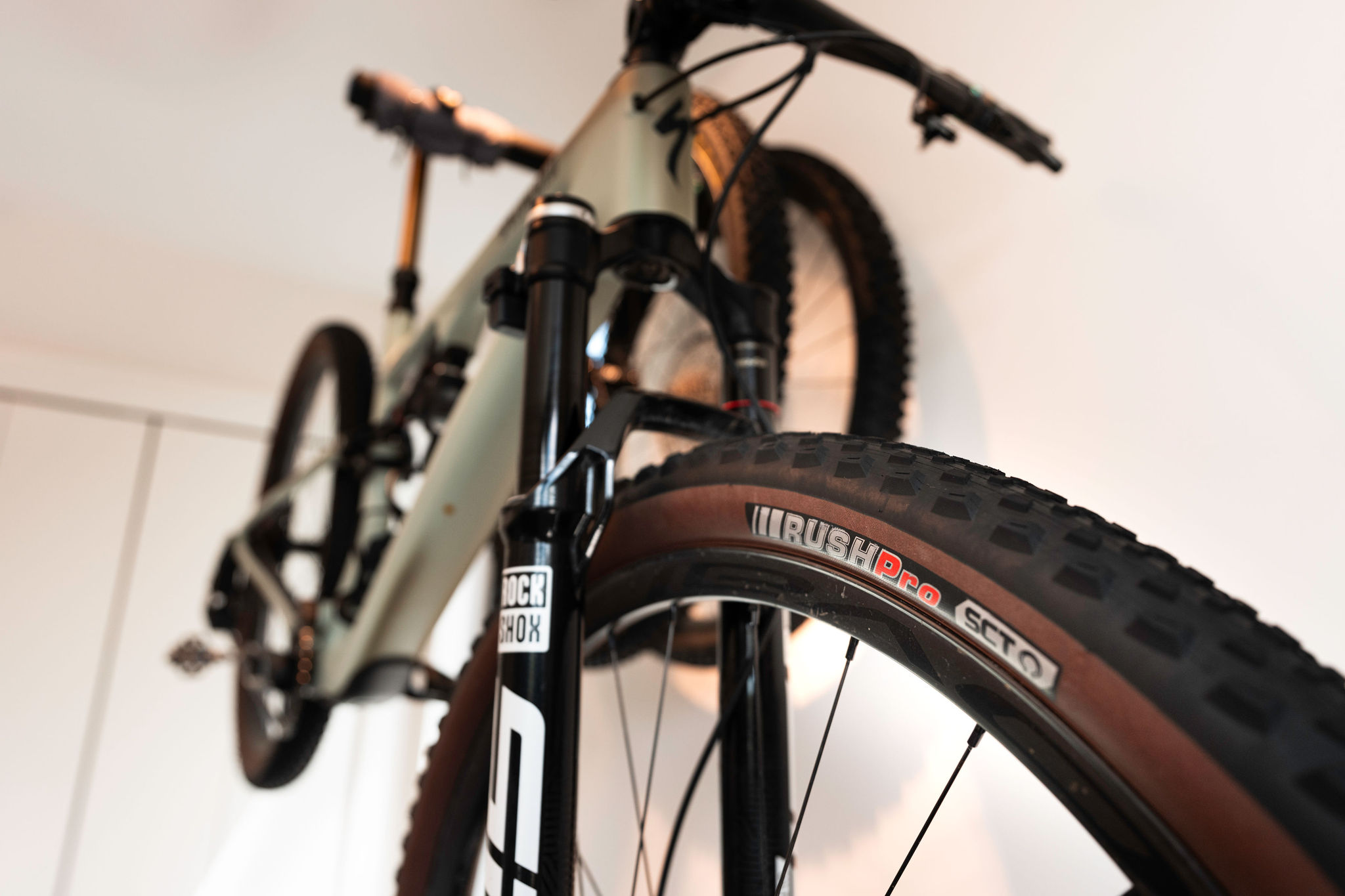 Kenda Rush Pro tires mounted on full bike